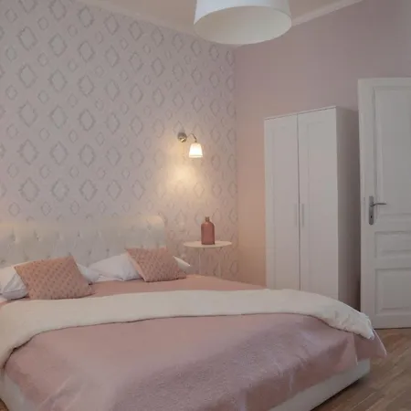 Appartamento Garden With Shared Pool