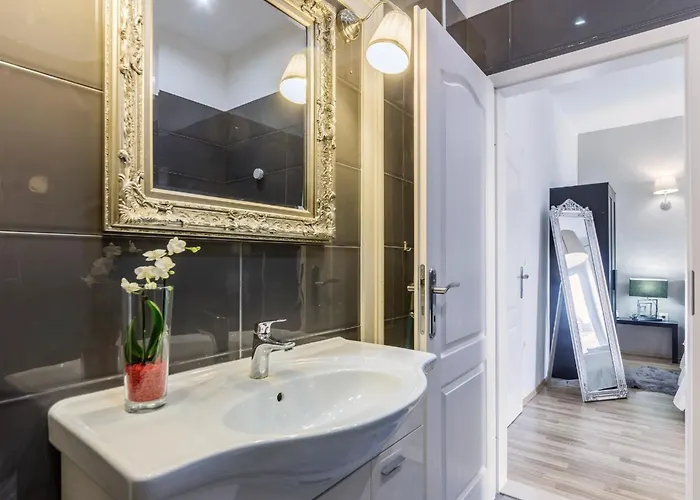 Apartment Garden With Shared Pool