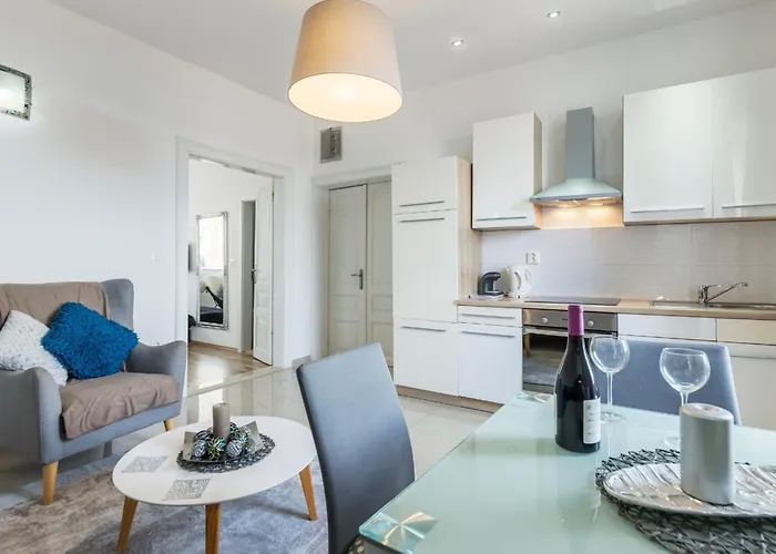 Garden With Shared Pool Apartment Pula