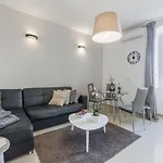 Апартаменты Garden With Shared Pool *