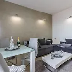 Garden With Shared Pool Апартаменты *
