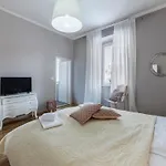 Garden With Shared Pool Апартаменты Пула