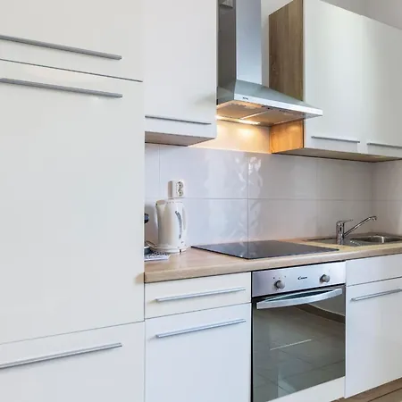 Garden With Shared Pool Apartment