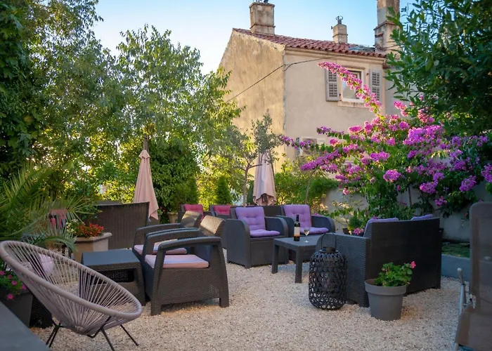 Lägenhet Garden With Shared Pool Pula