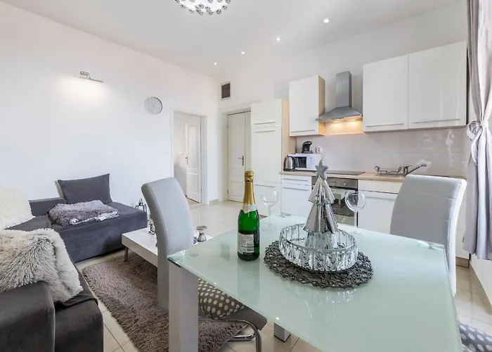 Garden With Shared Pool Appartement