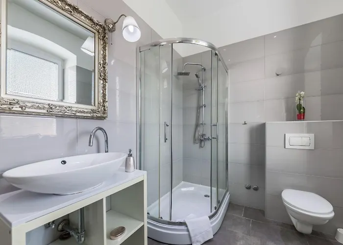 Garden With Shared Pool Appartamento *