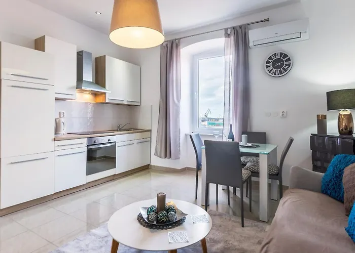 Garden With Shared Pool Lägenhet *