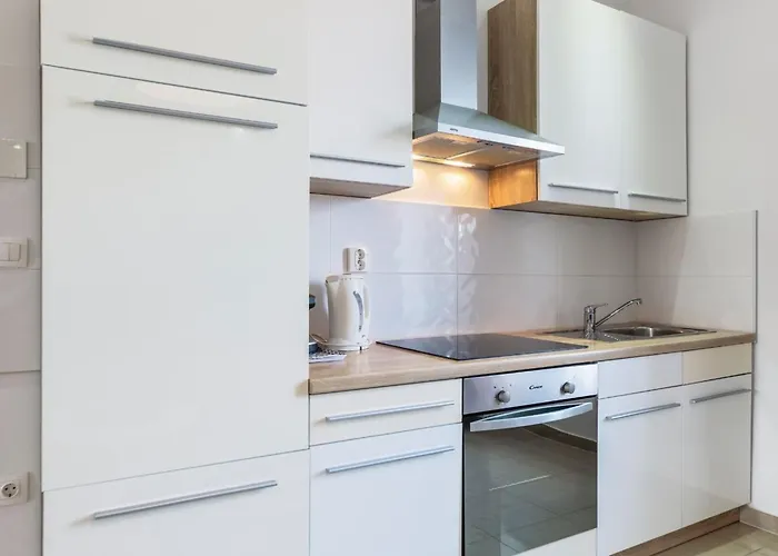 Garden With Shared Pool Appartamento