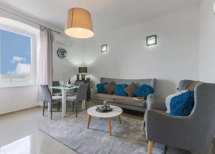 Garden With Shared Pool Appartement