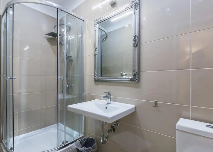 Lägenhet Garden With Shared Pool