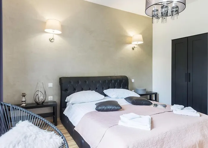 Garden With Shared Pool